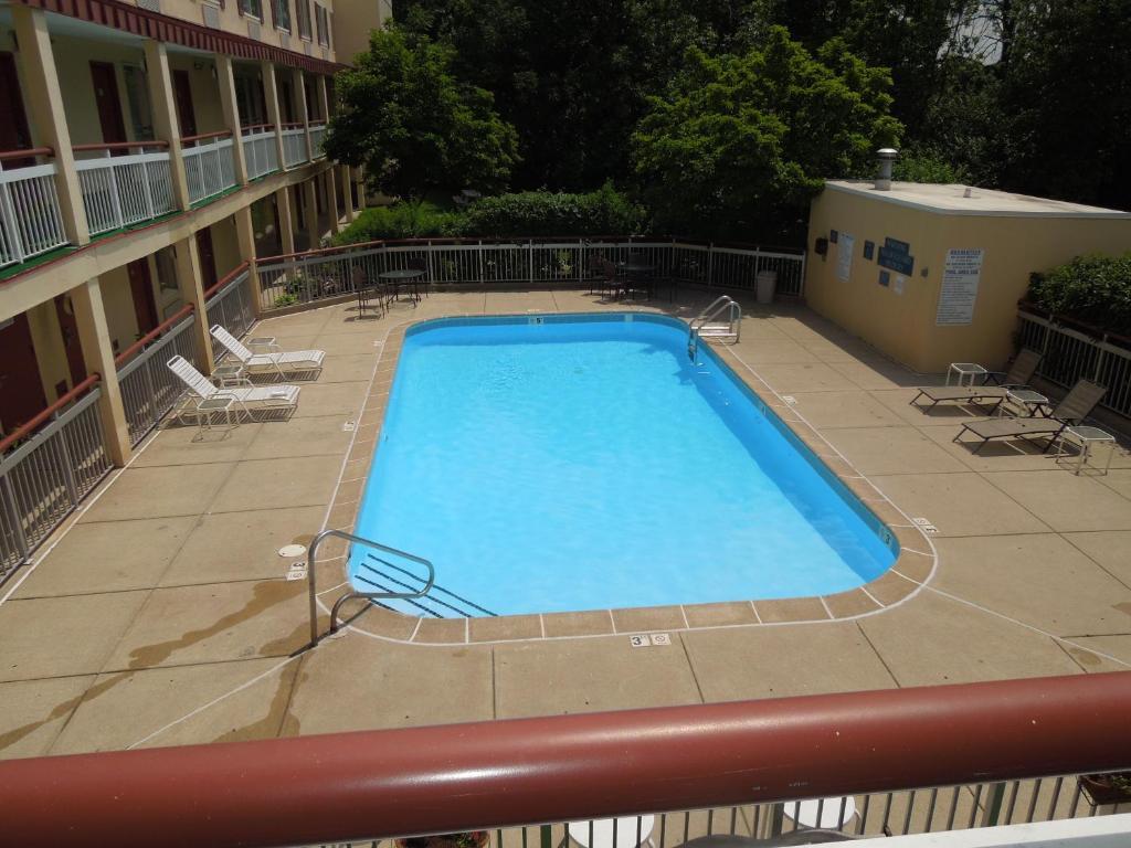 Travelodge - Cincinnati شارونفيل المظهر الخارجي الصورة